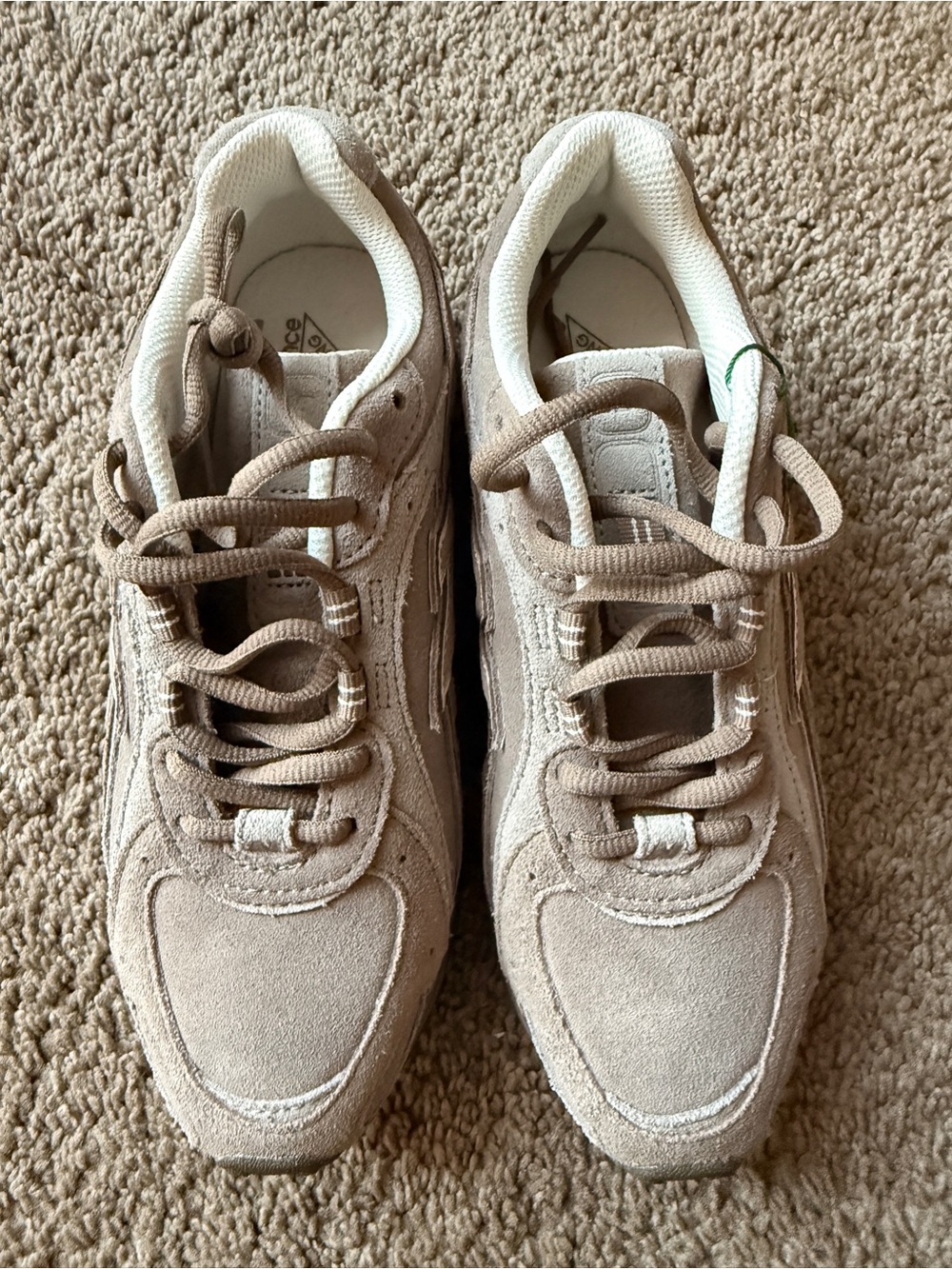 New Balance 204l in mushroom - Picture 2 of 7